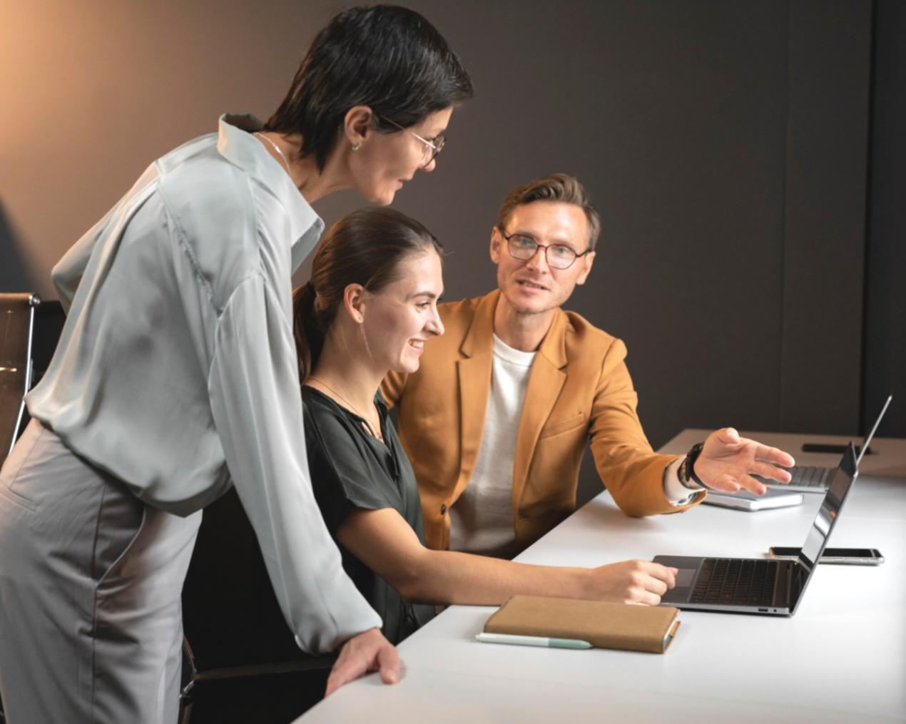 Modern financial education setting with collaborative workspace